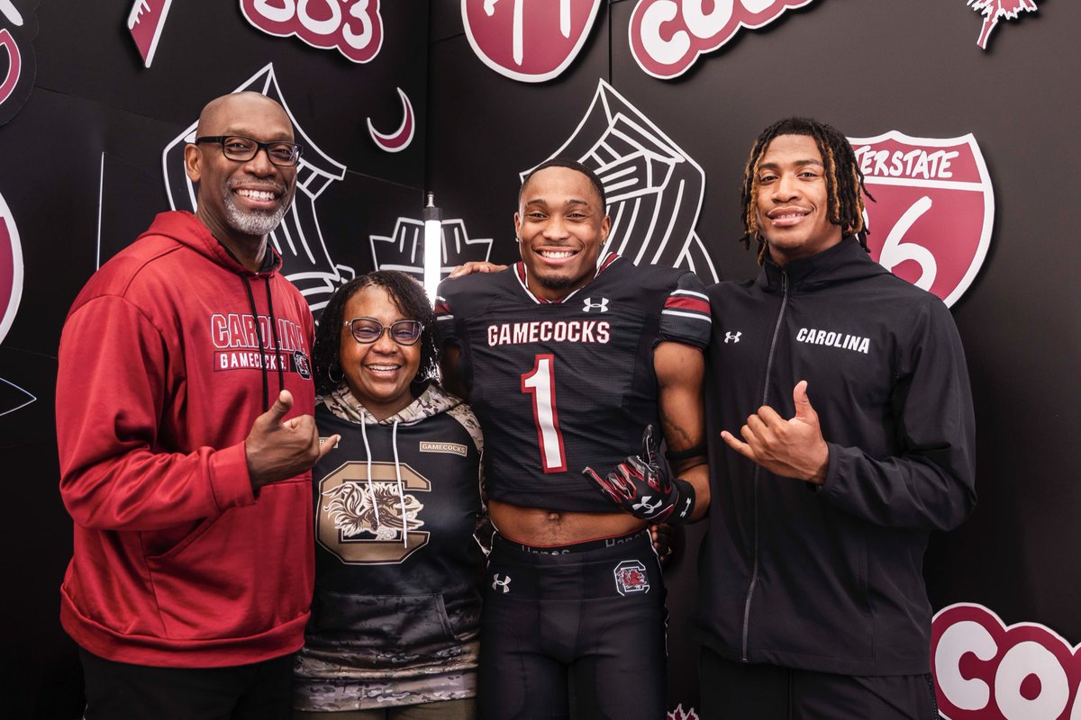 Had a great visit to the University of South Carolina. Want to thank Coach Beamer, Coach gray and all staff included for hosting my family and I. <a href="/CoachSBeamer/">Shane Beamer</a> <a href="/togray14/">Torrian Gray</a>