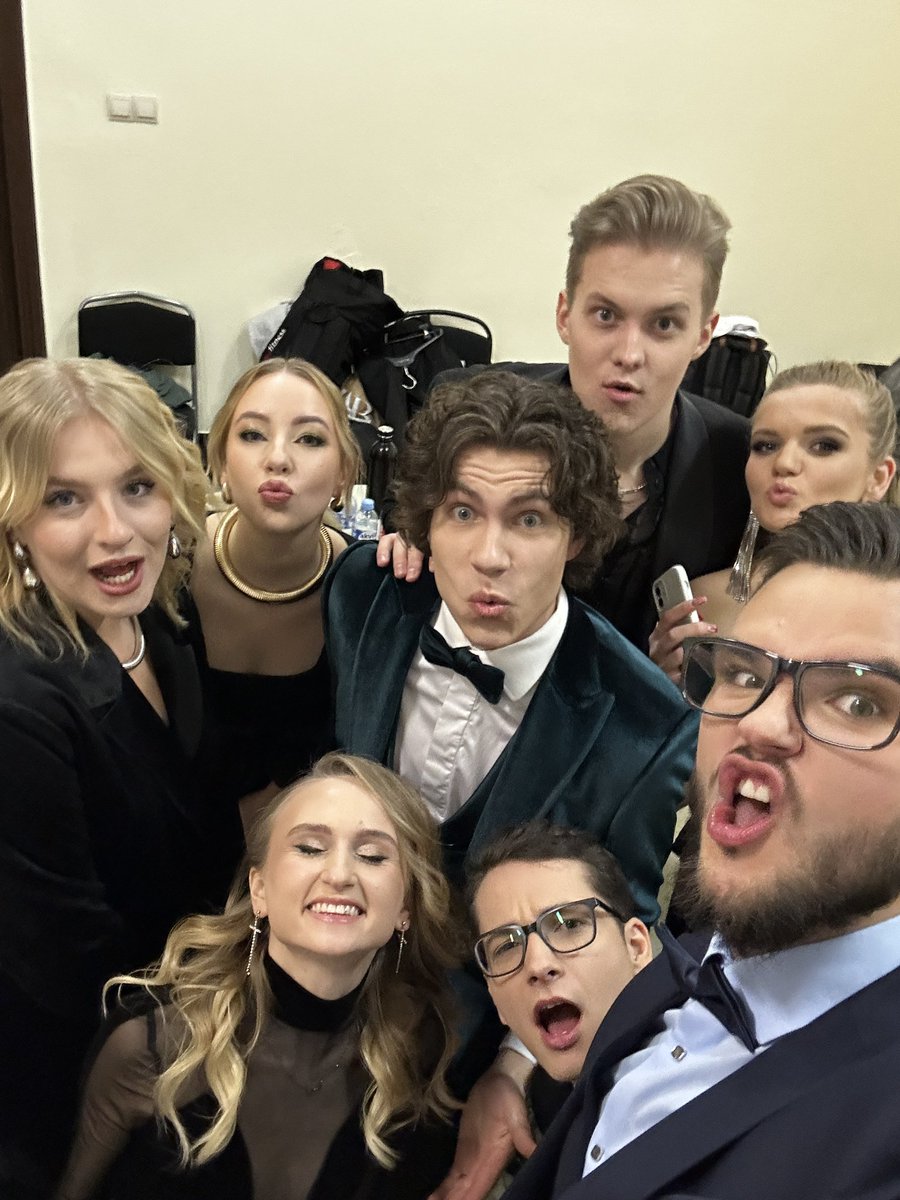 Eu, lai labs vakars, cienītie X’enieki ! 😁 #xfaktors