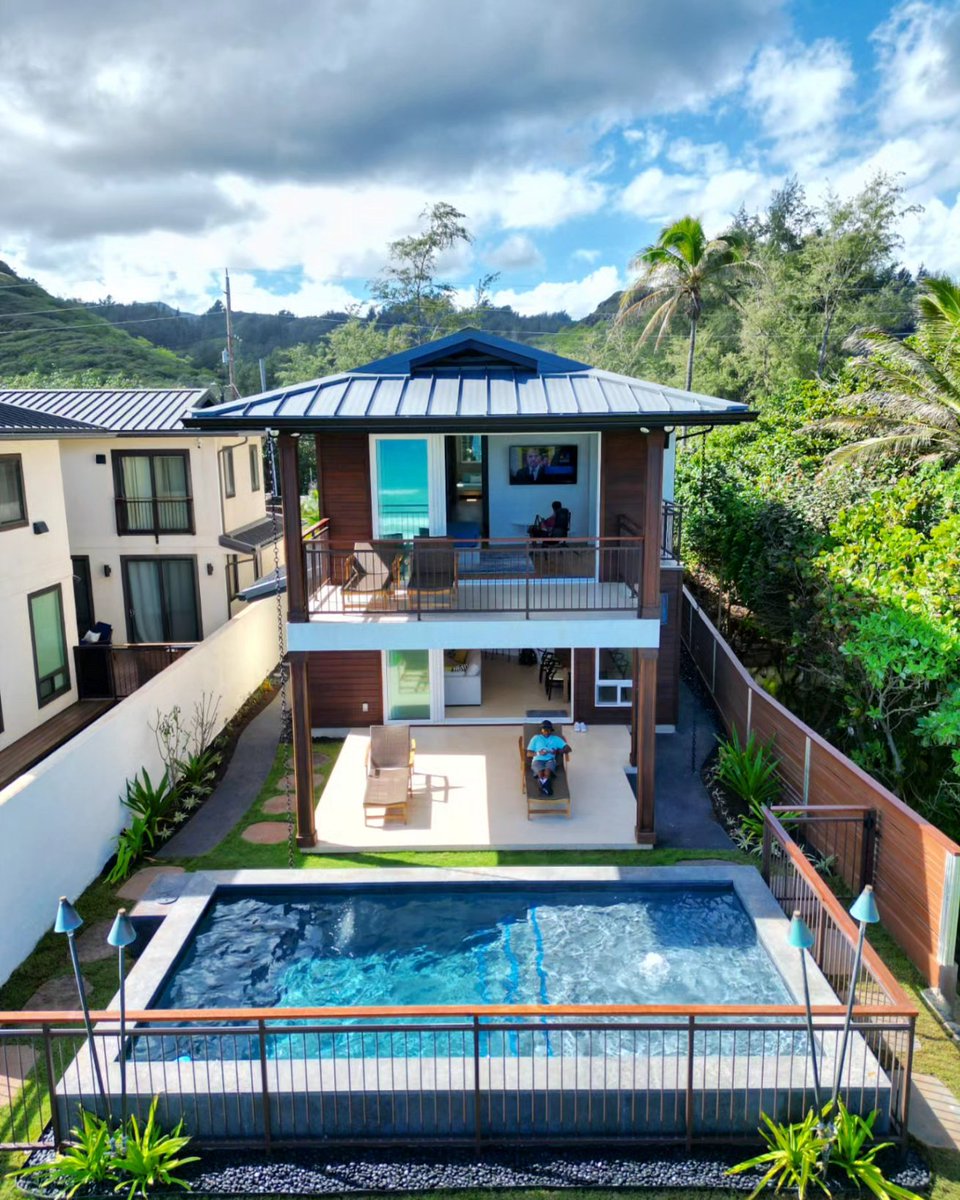keeonB_thatbeme's tweet photo. When you enjoy what you do, work becomes play. Welcome to Laie Beach house 2 🏠🌴🌊🤙🏾#iloveithere #blessed #laie #beachfrontproperty #done #photoupdates #videocomingsoon #hawaiirealestate #mavicminipro3 #dronephotography #droneshots #iflyhi #hawaii #Islandlife https://t.co/Zlvl93tKYa
