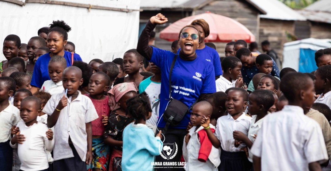 ⚡As we celebrate International #HumanRights Day, we turn our eyes and our hearts to the forgotten women and girls of the eastern #DRC🇨🇩, whose dignity and full enjoyment of their rights as human beings is being robbed by war. #TimeToAct #16DaysOfActivism #WomenPeaceBuilders 2/3