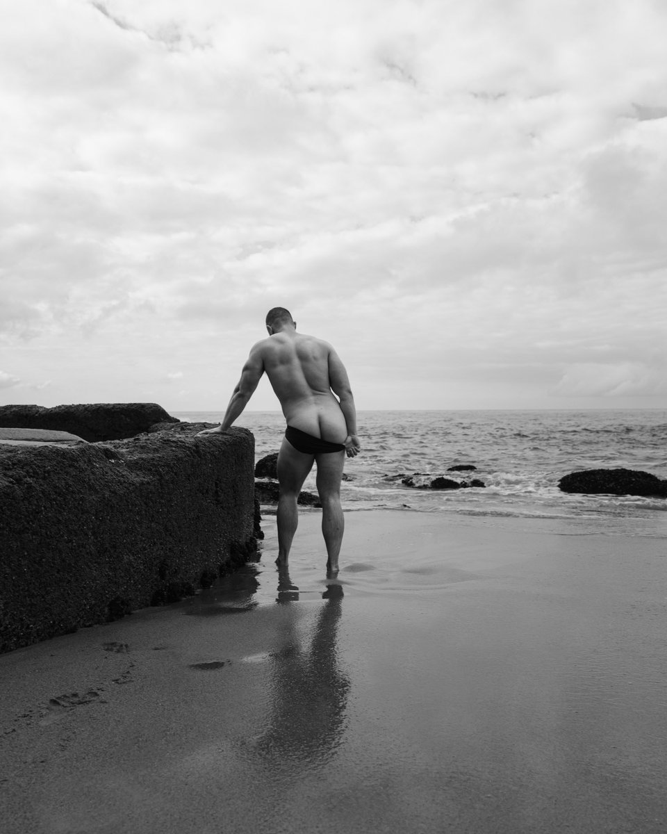 Tranquil beach moment

Photo by <a href="/davidgzimm/">Z I M M E R M A N</a>