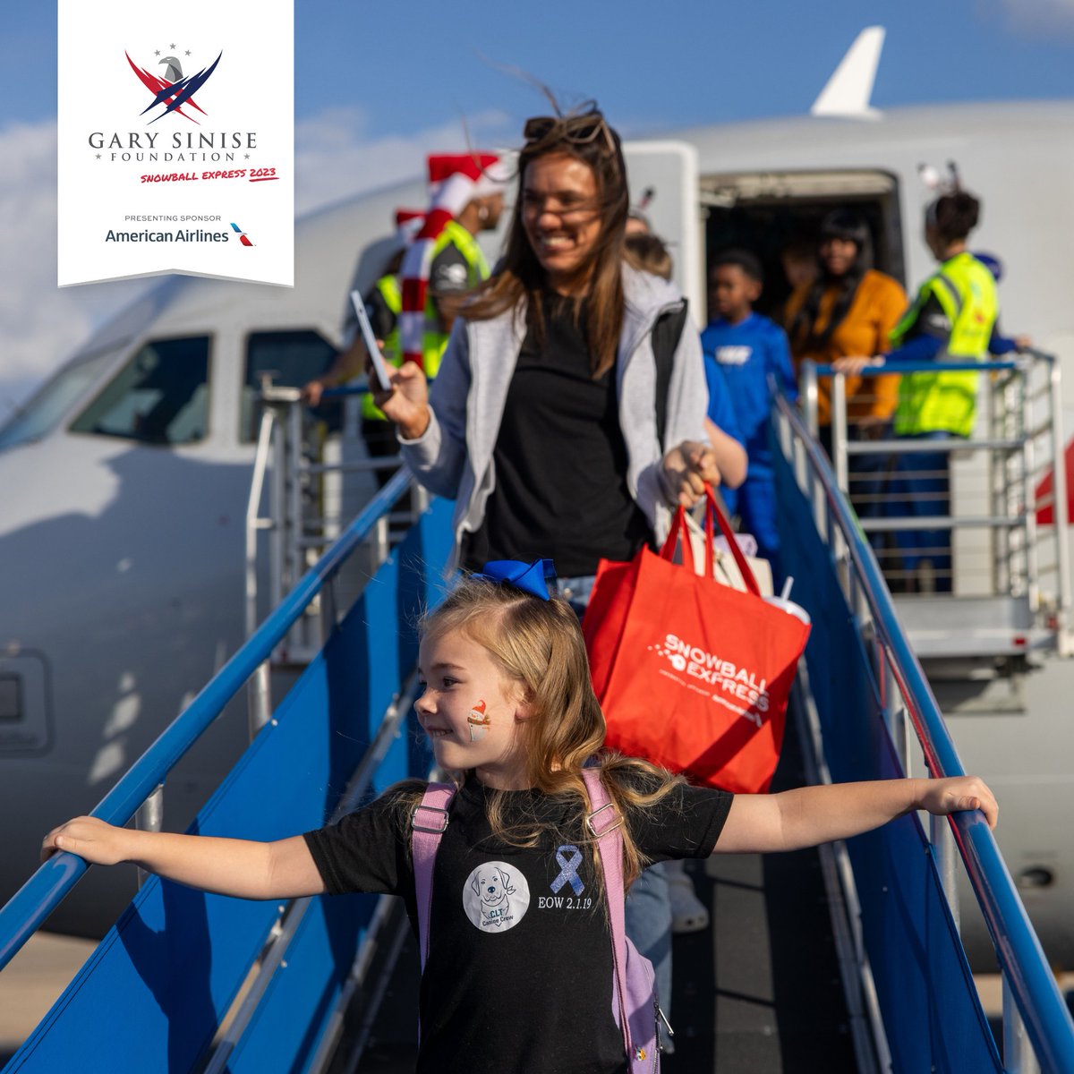 GarySiniseFound's tweet photo. Today, thanks to you and our presenting sponsor @AmericanAir, over 1,000 children and surviving parents or guardians of fallen First Responders were flown to Orlando for a 5-day healing experience at Disney World. Here are a few photos from the 1st day of this magical journey! https://t.co/1ULQQmw3Ee