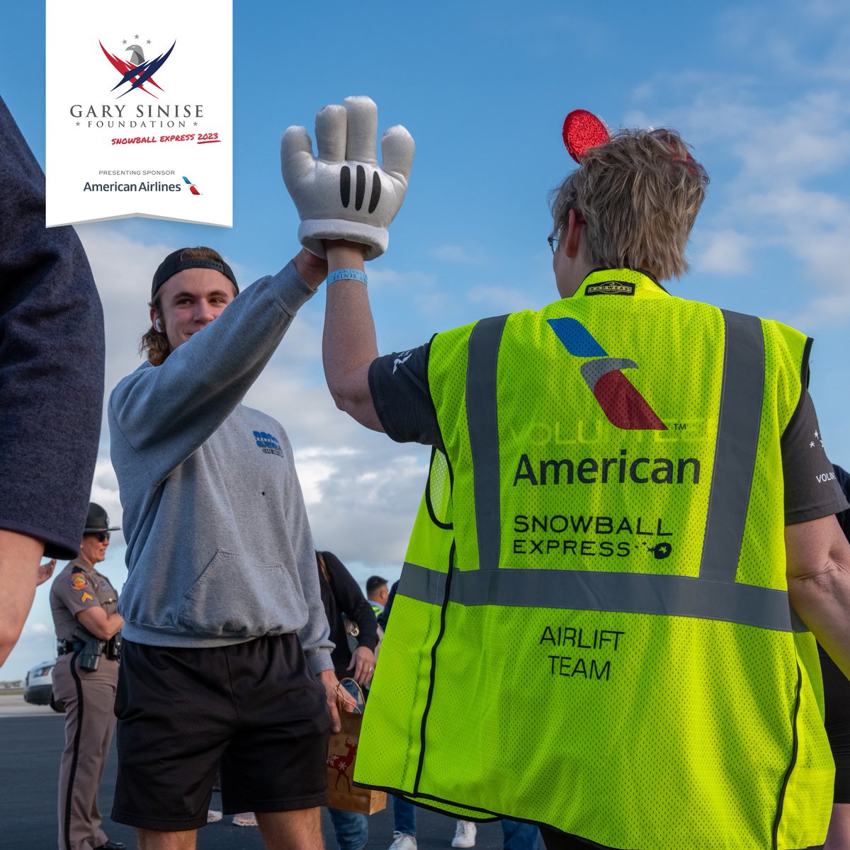 GarySiniseFound's tweet photo. Today, thanks to you and our presenting sponsor @AmericanAir, over 1,000 children and surviving parents or guardians of fallen First Responders were flown to Orlando for a 5-day healing experience at Disney World. Here are a few photos from the 1st day of this magical journey! https://t.co/1ULQQmw3Ee