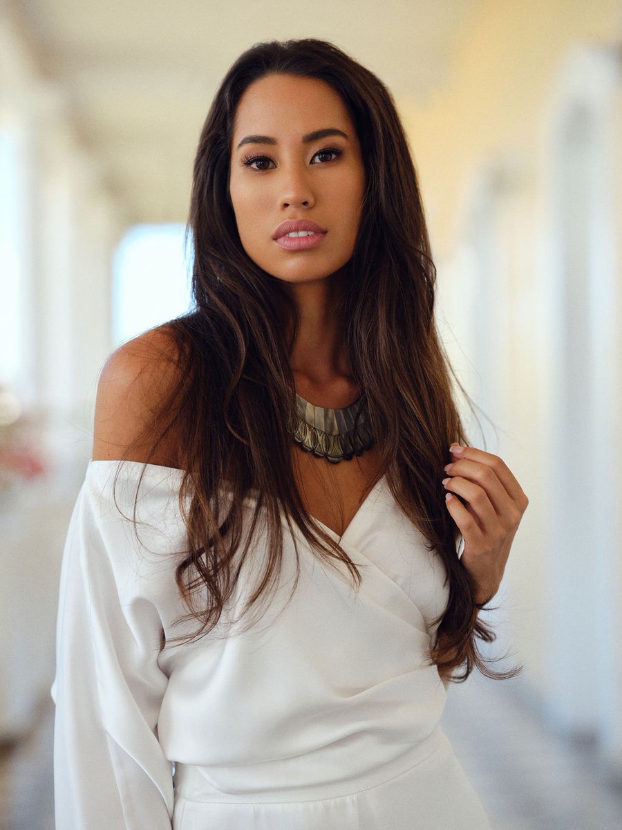 Miss_Tahiti_Off's tweet photo. J-6 ✨
Nous vous donnons rdv en direct du Zénith de Dijon ou derrière vos écrans pour soutenir TAHITI pour Miss France 2024 👑🇫🇷
📷 @teikidev 💄 @merylrougermakeup 💇🏻♀️ @maryseutia 💎 @hiro_ouwen-creations👗 @aloha.tahiti
#MissTahiti #MT23 #MissFrance2024 #tahiti https://t.co/0ZH80YlRNo