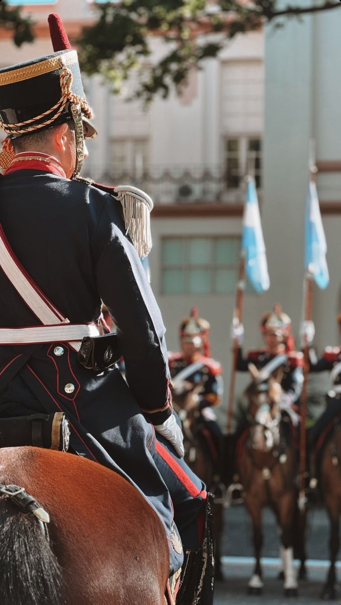 MiottiX's tweet photo. Granaderos a Caballo. 10/12/2023.
Asunción del presidente Javier Milei. Orgullo nacional. https://t.co/5FI2rgOdjv