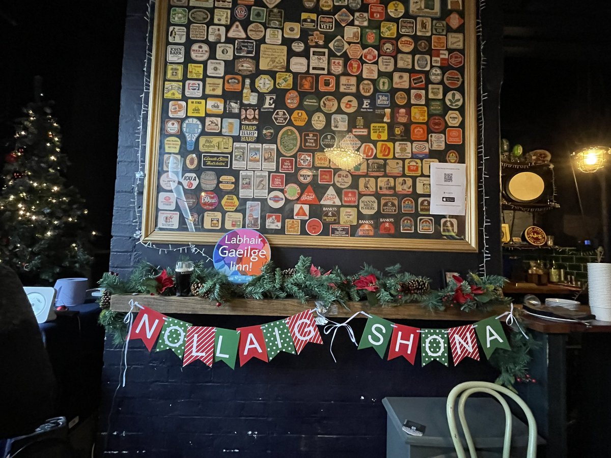 CBrogan_MedLaw's tweet image. Haigh a chairde, @nortons_digbeth, thank you for hosting the December #PopUpGaeltacht 🙌 Hope you like the Nollaig Shona bunting I left you 🎄🎅