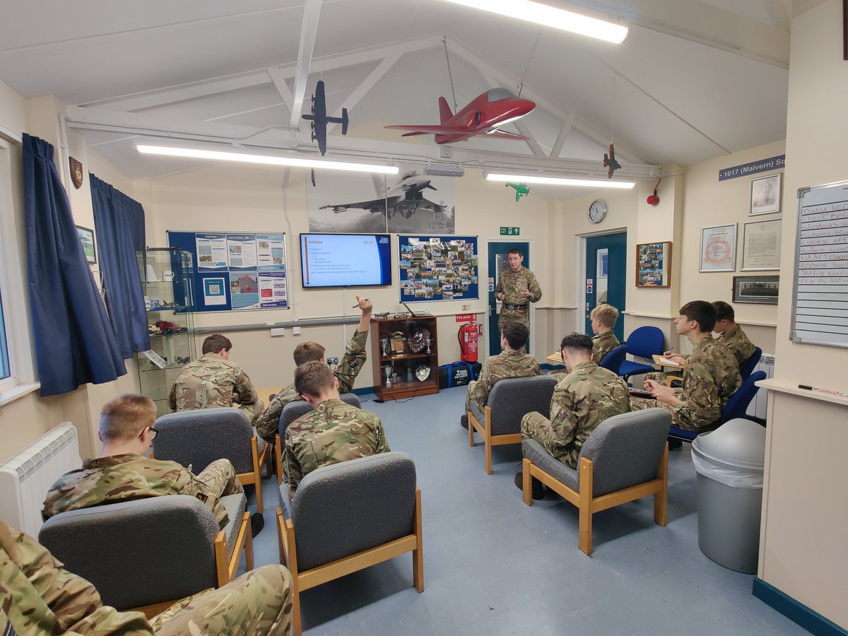 233 (Pershore) Sqn tweet media