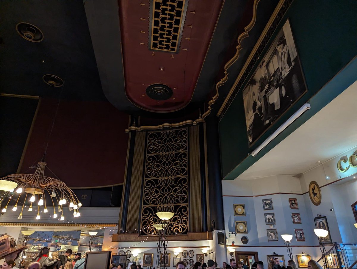 NLondonCAMRA's tweet image. Absolutely rammed on the last day of trading as a Wetherspoons, at The Coronet, Holloway Road.