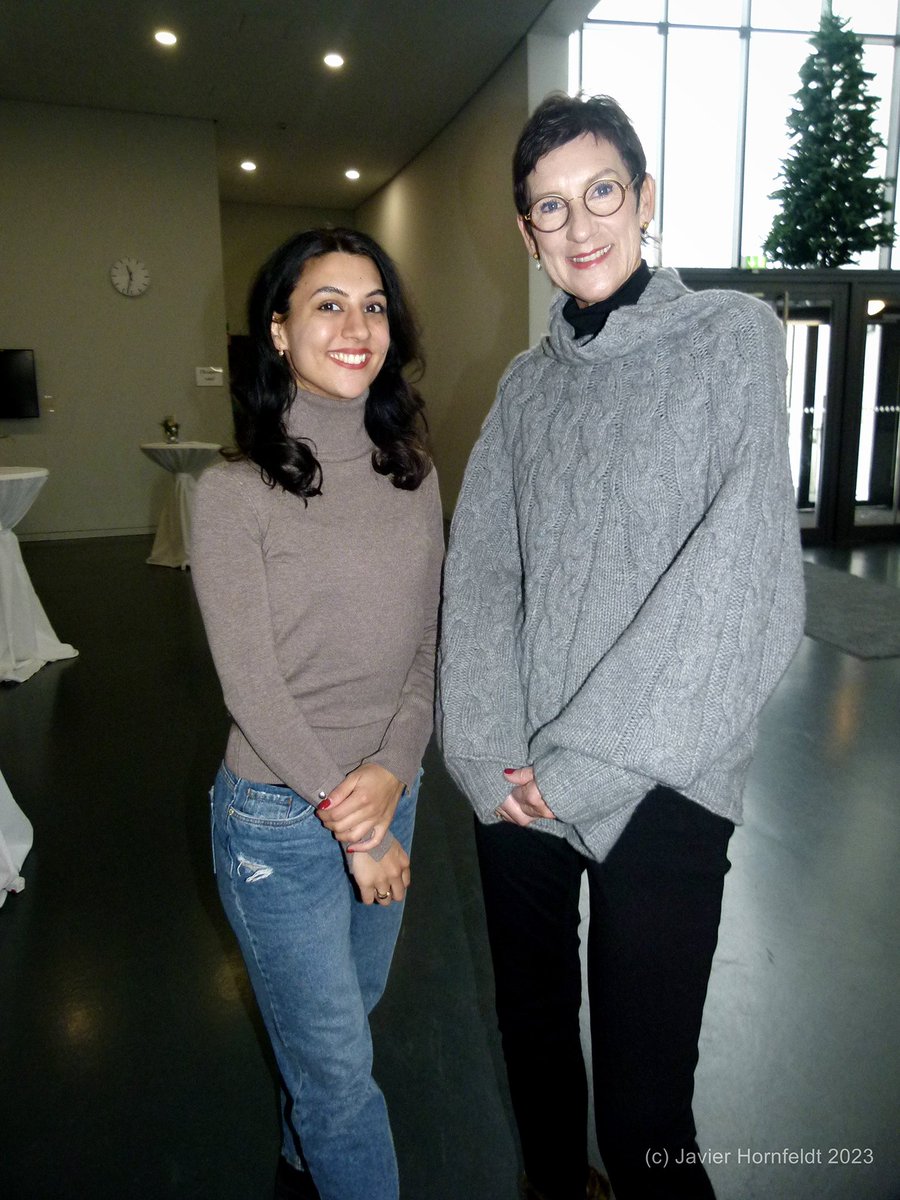 MeikeBeuckmann's tweet photo. Staatlichen Ballettschule Berlin,

die Staatliche Ballettschule Berlin geht eine Kooperation mit der Berlin Ballet Company https://t.co/Q3Ek639ntu Interview 🎥 
Choreograf : Arshak Ghalumyan
Dr. Christiane Theobald ehem. Staatsballett- Intendantin. 
Frau Martina Räther. https://t.co/hPC7rnfoTy