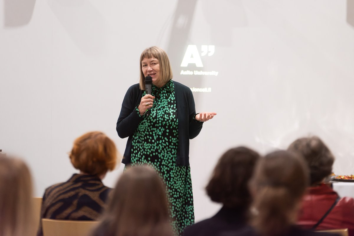 Mihin puu pystyy? Uusi puu -näyttelyyn voit tutustua <a href="/Tekniikanmuseo/">Tekniikan museo</a> 'ssa 28.3.2024 saakka. Näyttelyn avajaisissa kuultiin monta kiinnostavaa puheenvuoroa puupohjaisten tuotteiden kehittämisestä ja tulevaisuuden näkymistä. Kuvat: <a href="/MetsayhdistysRy/">Suomen Metsäyhdistys</a> / Vilma Issakainen