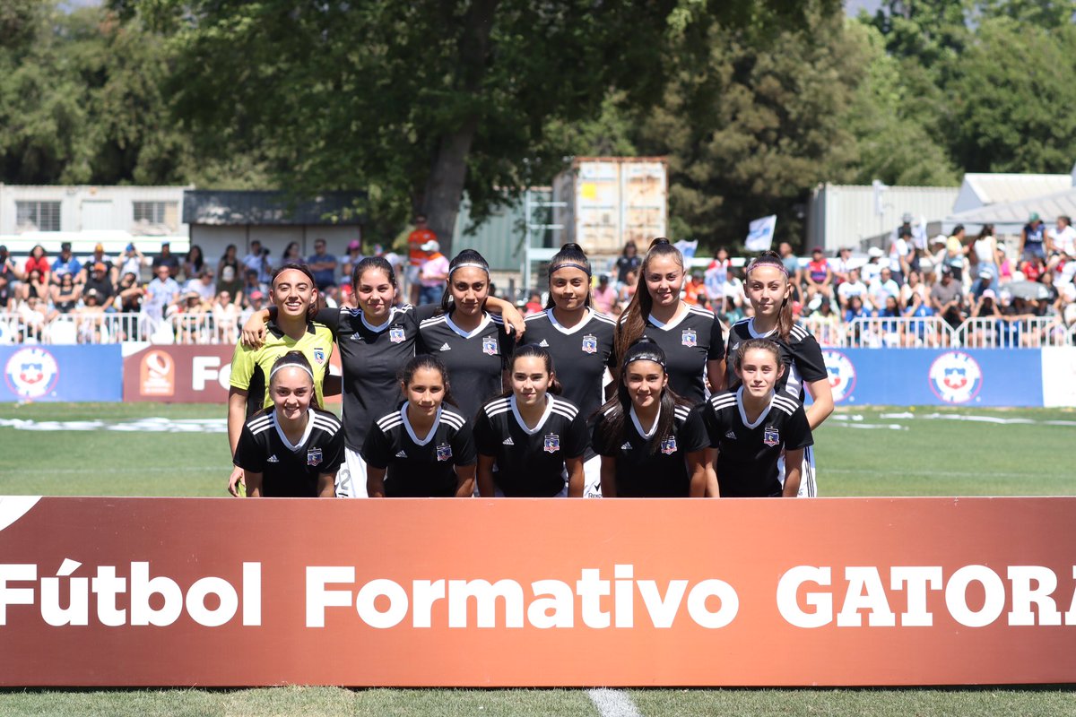 ColoColoFem's tweet photo. ⏰ 10' cumplidos en Quilín

#UC - 0 - 0 #ColoColo 

Vamos la Sub16 en la final 🏆
🎥: https://t.co/oG532R9Uwh https://t.co/7LSeTEya82