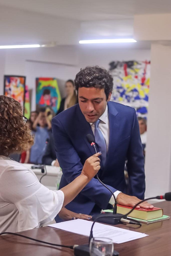 JuanIbarguren's tweet photo. Hoy juré como Intendente de Pinamar.

Es un orgullo y un honor enorme. Asumo este nuevo rol con muchísimo compromiso, responsabilidad y corazón. https://t.co/TnxA0zlPYn