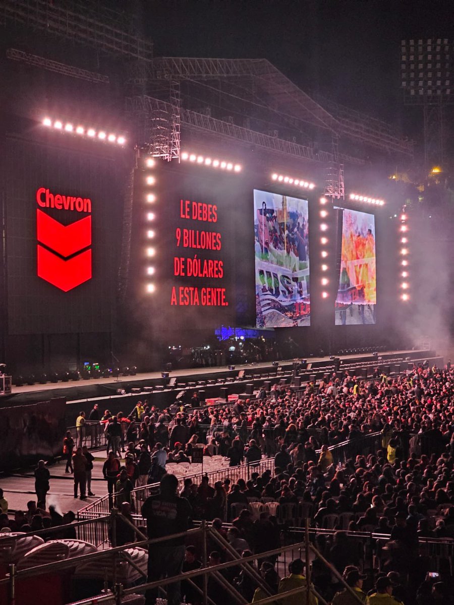 BREAKING: Music legend @rogerwaters slammed @Chevron before 40,000 people last night during a beautiful concert in Ecuador that already is considered one of the best in the country's history. His message to Chevron: 'You owe $9 billion to these people.' Love it. Grateful. 🙏❤️