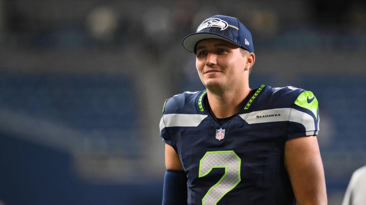 TSHFantasy's tweet photo. Source: FA Quarterback Drew Lock and #DogPie have agreed to a one week deal. Making him one of the most grimy adds of the season. https://t.co/B19lUCTkh0