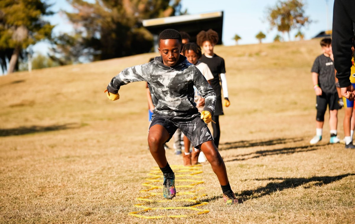 coachjonzinger's tweet photo. Tremendous turnout for @7thFloorCru 2024 Spring 7v7 Season Kickoff/Tryout! #TakeOver #ValleyTakeOver #USvsAZ #7thFloorCRUvsTheWorld #USvsTheWorld #TheCRUvsTheWorld
@Battle7v7 @BattleSportsCo @alpha_lbu @RedZone7v7Elite @OCCoachCzosnyka
@JUSTCHILLY @CoachJosiah_ @COACHGAETA111 https://t.co/pm1f9TXdH4
