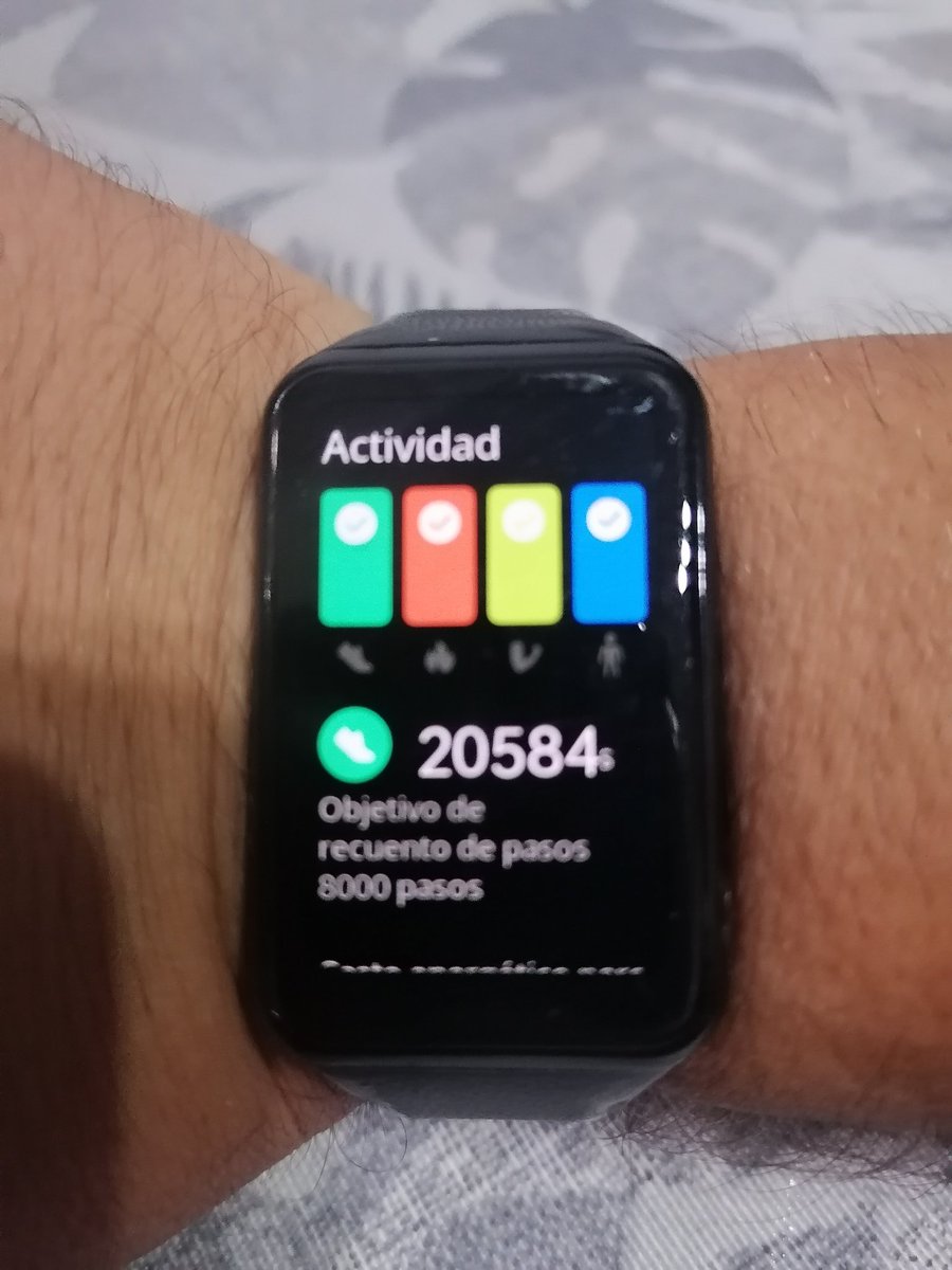 Eldelasbrasas's tweet image. querido papa noel me robaron mi #oppofindx3pro trabajando, me quedo solo mi #oppowatchfree haz que @OPPOEspana me mande un regalo para reemplazar mi perdida!!!