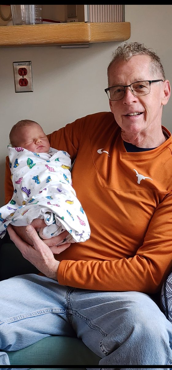 CaveneeTim's tweet image. #NoLonghornfanUnder1k

How about a few more Horn followers, if not for me, how's about for my new grandson Colt?