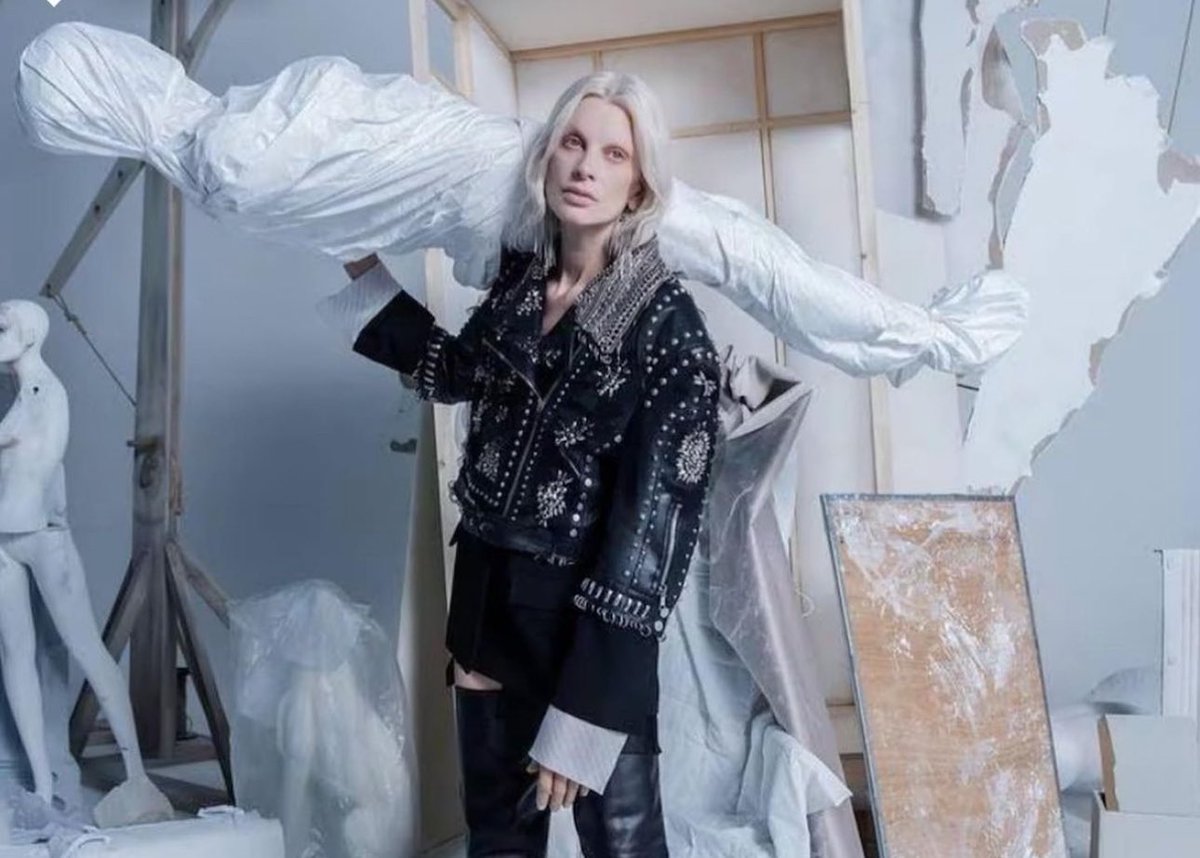 keepitzee's tweet photo. @ZARA what was the inspiration behind this shoot? Bc I’m trying really hard to give the benefit of the doubt.. 

do you care to explain? https://t.co/P0zOGG7s0E