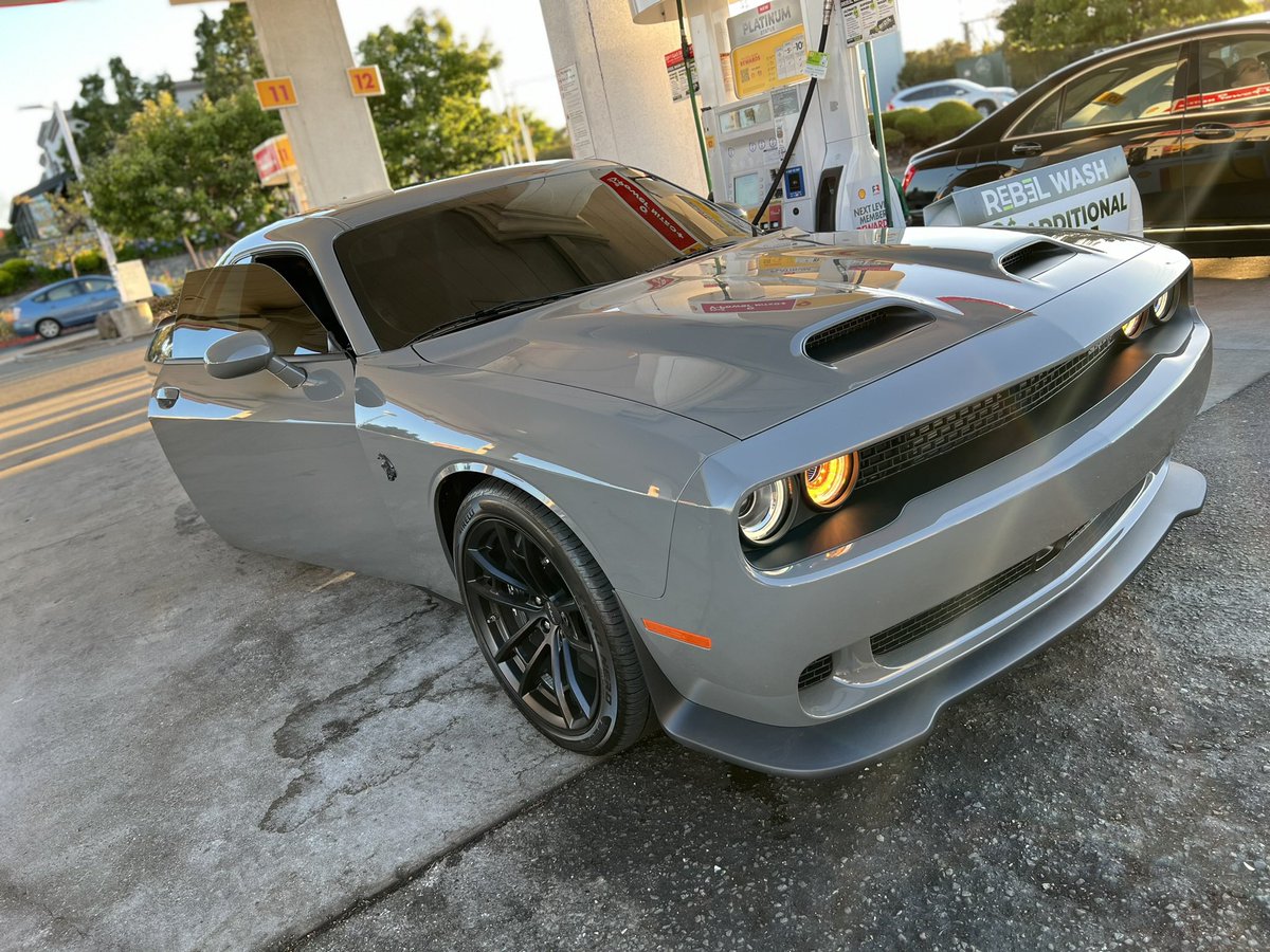 millz_nay's tweet photo. Sunday funday
#hellcat #hellcatchallenger
#hemipower #dodgechallengerhellcat #dodgechargerhellcat
#srtchallenger #hellcatwidebody #hellcatclub #hellcatdaily #dodgehellcat #musclecarsonly #chargersrt #dodgedemon #moparchargers #challengerhellcat #srthellcat #challengerwidebody https://t.co/zX1SxCRx2Z