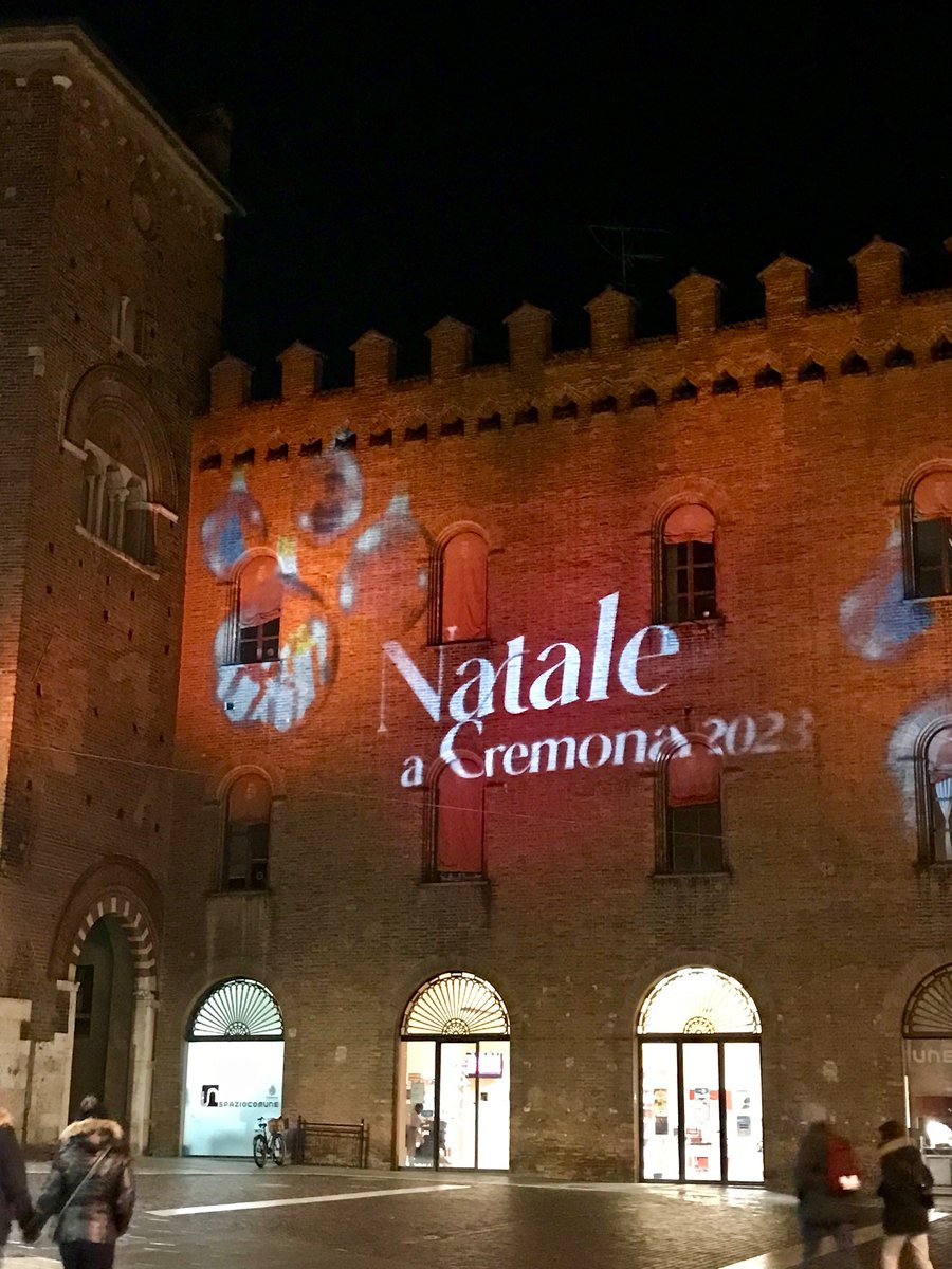GroupDive's tweet photo. #Cremona #MerryChristmas2023 https://t.co/XFUP8H0kfu