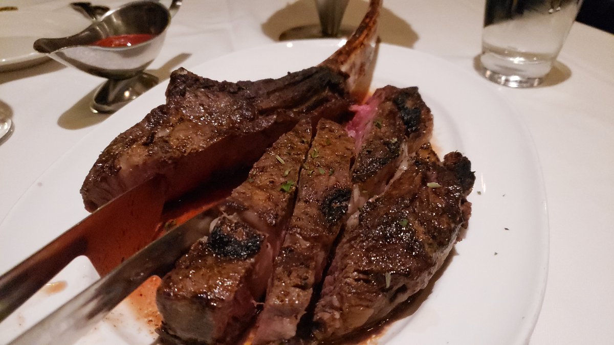 ChefArthur1's tweet photo. steak and french fries #chefarthur #food #chefmade #foodie #dinner #steak #ribeye #tomahawksteak #chefarthur1 https://t.co/RtO4d8h5zE