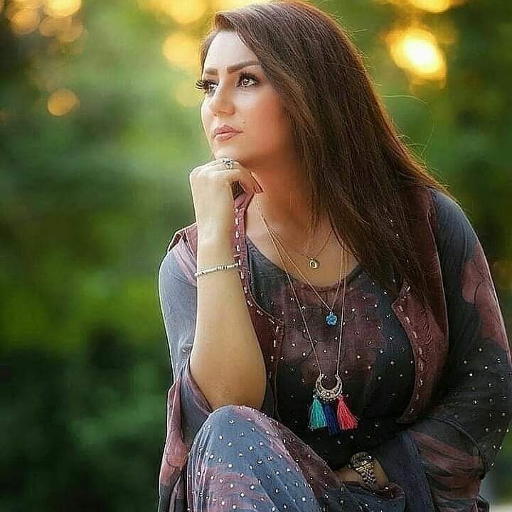 RadiaAl22281109's tweet photo. ''و كم هو مؤلم أن تعيش حبيساً بين حلمك و واقعك ، لا واقعك يحتمل ، ولا حلمك يكتمل''💔🖤 https://t.co/EOVOAI1rLx