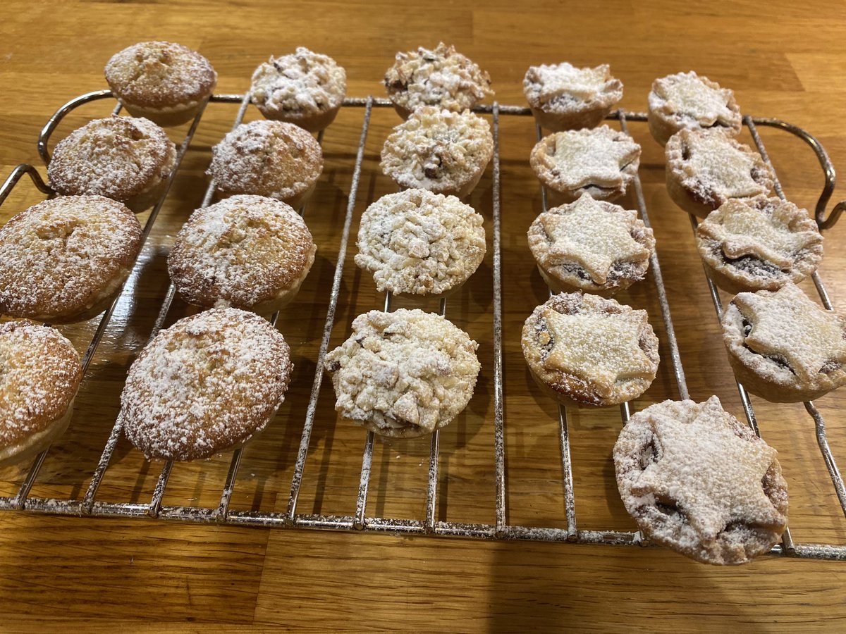 Lisa Fleming Chart.PR tweet media