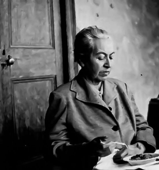 AdrianaEGomez's tweet photo. Maestra de Vicuña, poeta intensa, Gabriela Mistral recibe el Nobel de Literatura un día como hoy, 10 de diciembre, de 1945. "Hay que medir el país desdoblando los pliegues de la cordillera y volviendo así, horizontalidad lo vertical". Chile horizontal, cuánto faltas Gabriela. https://t.co/3oNu2UeBPd