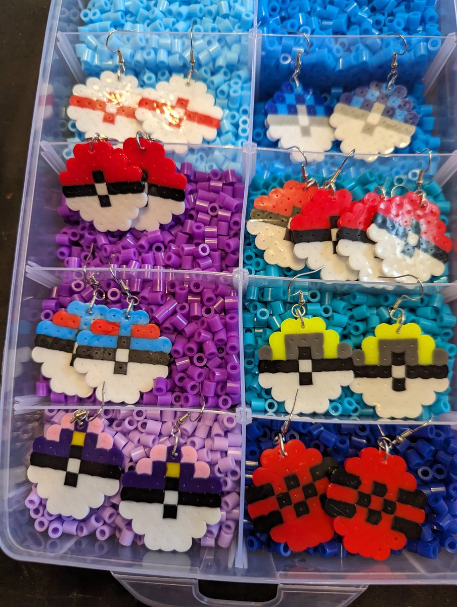 Do you think my earrings are cute 👉👈

#pokemon #pokeball #pixel #pixelart