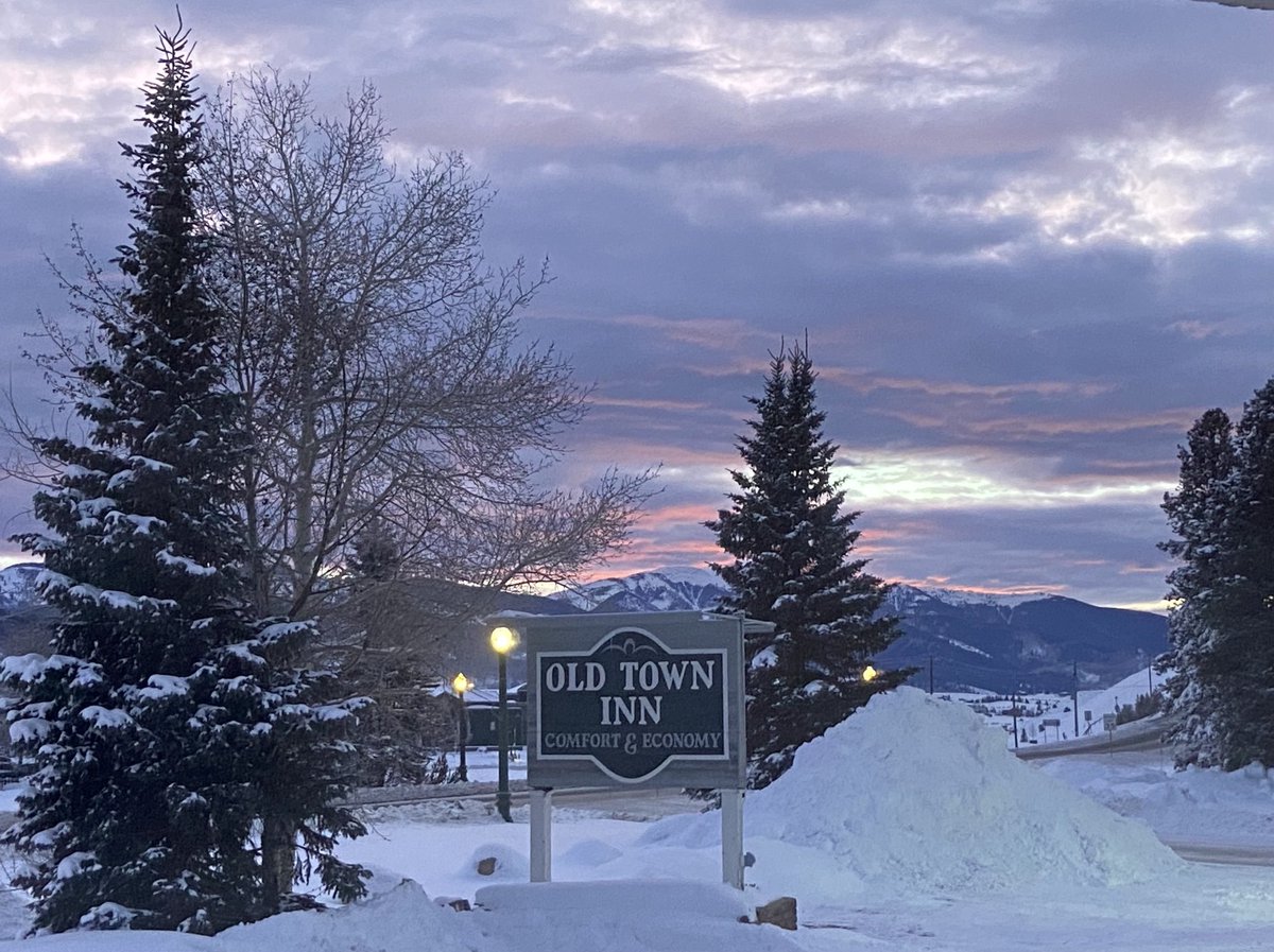 Well the secret’s out, I’m busy starring in the upcoming Hallmark Christmas movie! 🎥 Question is, will it be the bakery store owner with the ‘hot buns’ or the sultry rancher trying to save the family homestead ?♥️ And which charity town event will we save?