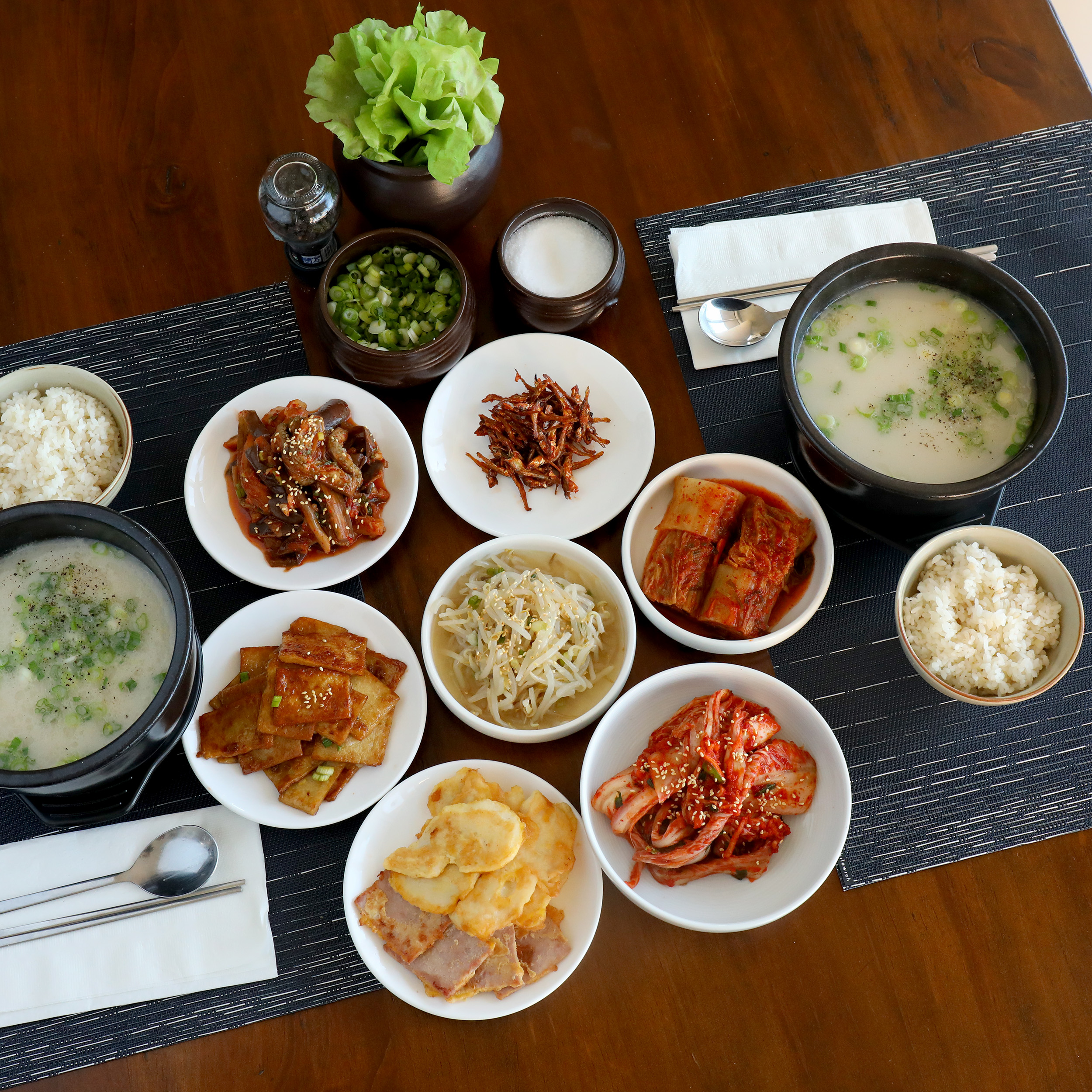 Dakgalbi pan - Maangchi's Korean cooking kitchenware