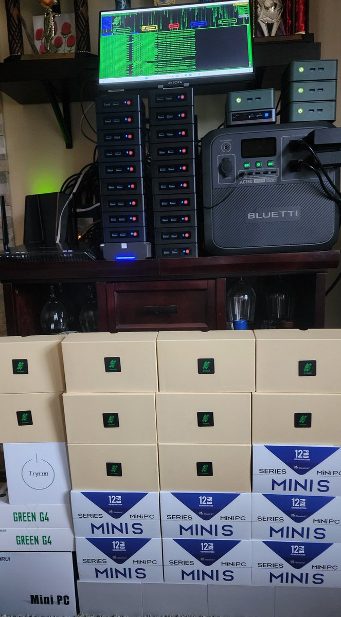 Legend4831's tweet photo. Ok finally done. All nodes running smoothly for protocol @ETCMC777 . They all earning $ETCPOW btwn 10 to 11 tokens a day which is awesome. Time to help with #Decentralization &amp; enjoy #passiveincome &amp; remember to run ur own node it only costs $249 the #LifetimeLicense pays $800/Mo https://t.co/kXbCF9SaBC