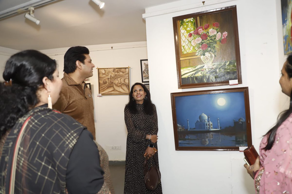 erumkhanindia's tweet photo. #GlobalExpressions and #ArtAroundTheGlobe #CreateWorldwide"
Join our upcoming art exhibition! 🌐 Online and offline experiences await. Limited space available!
For details and participation, contact us at 9953407433#ArtExhibition #OpportunitiesInArt #CreativeShowcase” #artists https://t.co/ClE2auGWZC