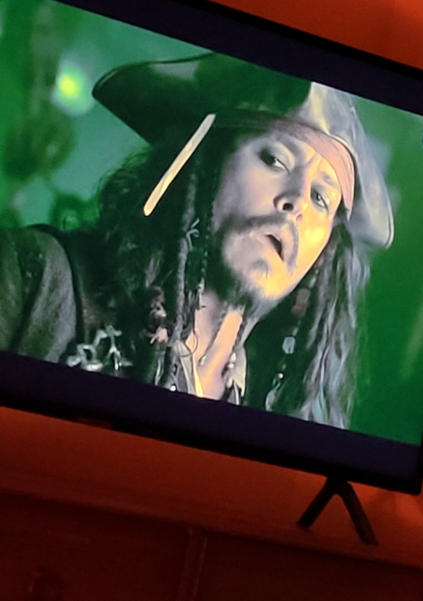 Kann ich immer wieder gucken...ich find' ihn mega #JohnnyDeppIsALegend #piratesofthecaribbean #FluchderKaribik