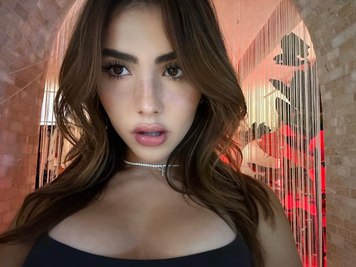 CrazyratsV2's tweet photo. Damn I’m starting to remember why I love twitter so much, I love how my timeline is filled with porn and 07v girls https://t.co/6LKTrqHgxX