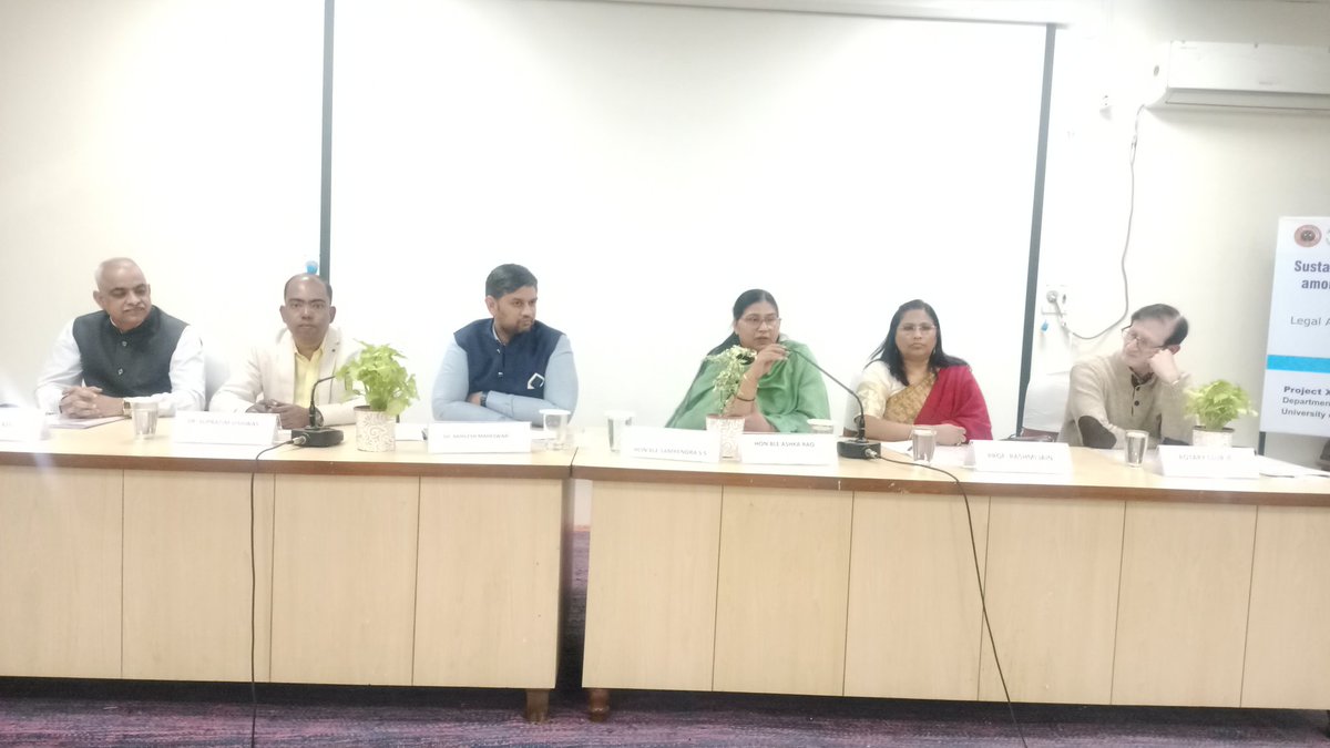 DRSUPRATIM1's tweet photo. It is an honour & delighted to grace an event on "Sustainable Livelihood Choices and Capacity Building of PLHIV in Rajasthan
#InternationalHumanRightsDay
@UNDP_India supporting D-LAC Pilot in Rajasthan.Gratitude to University of Rajasthan and #GAHR @abhimanyu_sdg
@drchiranjeev 🙏 https://t.co/DDOX35cuC0