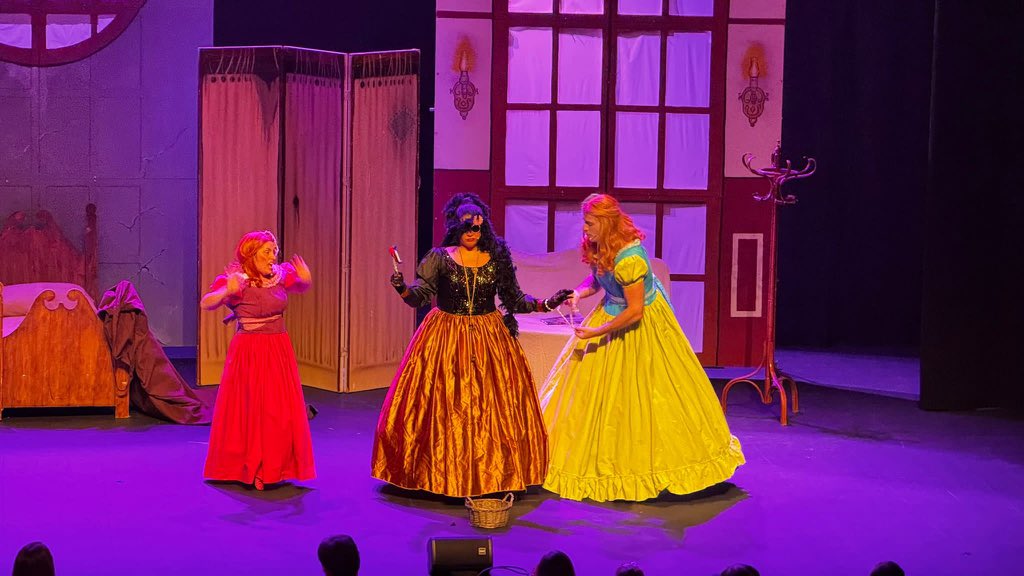 Zamora, gracias por abrirnos las puertas, hemos disfrutado de vuestros aplausos y vuestro cariño. 

Nos marchamos con una sonrisa y nos emplazamos para volver muy pronto, el teatro Ramos Carrión nos ha cogido de maravilla. 

😊 Gracias #Zamora!!!