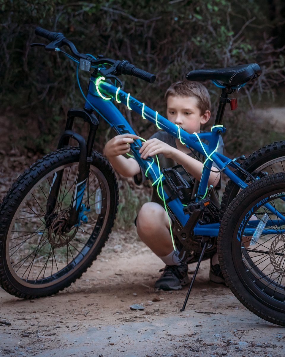 NiteIze's tweet image. Brighten up almost any adventure with the Radiant Rechargeable ShineLine! 💫 Our flexible LED light lets you easily ad flaire and visibility to almost anything: bit.ly/3R5qIa4

Photo: @alison.takacs.

#NiteIze #shineline #lightupdecor #lightup  #lights #campinggear