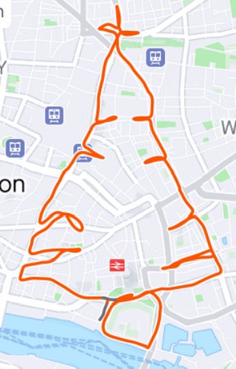 stuartsfia's tweet image. The return of 3 classics for this year’s #RU2CArt 

- The London Xmas tree (with associated GPS challenge)
- The Reigate snowman
- The one and only Little Legs Reindeer

#merceractive #RU2C