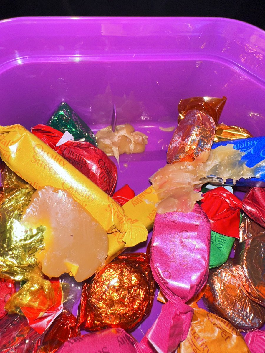xcelticax's tweet photo. @QualityStreetUK not so much quality this year ☹️ think the machines had a bit of a malfunction https://t.co/2OqRRZn9On