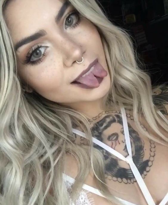 •Ɛɱɱყ• tweet media