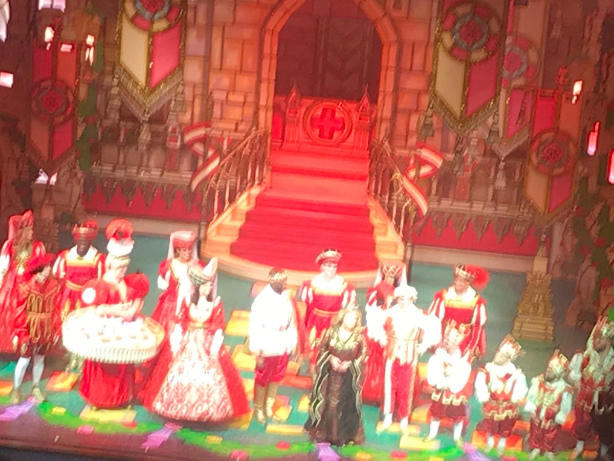 Another superb panto! @RoyalDerngate tonight for #SnowWhiteAndThe7Dwarfs Family fun and grandson loved it. #Northampton