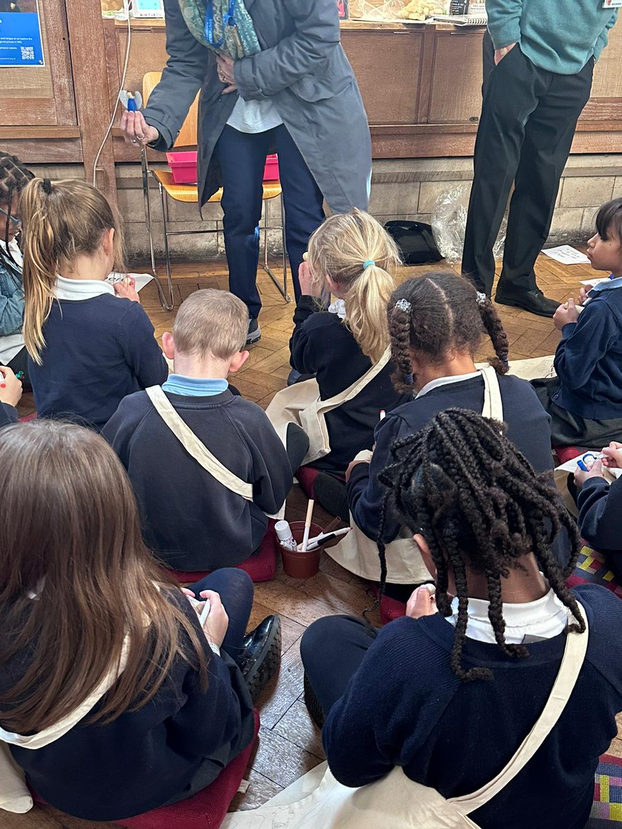 SC_Ed_Learning's tweet photo. Last week was "happy busy". Wonderful to meet our fantastic new Dean @CanonOakley and to welcome 140 Yr2s @Southwarkcathed for our annual Journey to the Manger. It was an absolute delight seeing our brilliant volunteers in action engaging students with the meaning of advent. https://t.co/ehS1bhFY6z