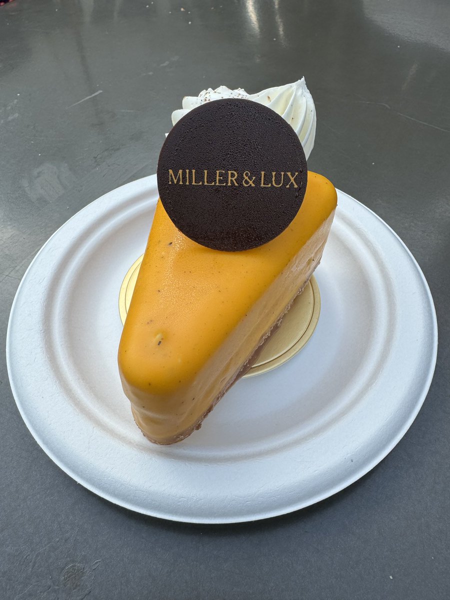 Merry Christmas to me @TylerFlorence @millerandlux style 🤩 - Best Cheesecake I’ve ever had!! 😋💯🥂