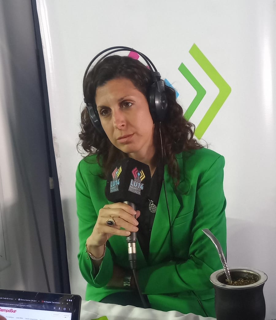 🗣Agostina Mora "A nivel nacional van a venir momentos donde van a querer retroceder en materia de derecho"

En el marco del acto de asunción y jura del primer mandatario, Claudio Vidal, en el Polideportivo Salomón de la ciudad de Río Gallegos.

🎧 bit.ly/3NisvYc