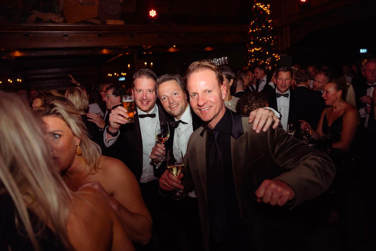 Was een gezellige avond op het TOS gala van FC Twente ⚽️ 🍻 🍷 🥘 🎶

#tosbusinessclub #fctwente #postmaadvies #wapenvanbeckum