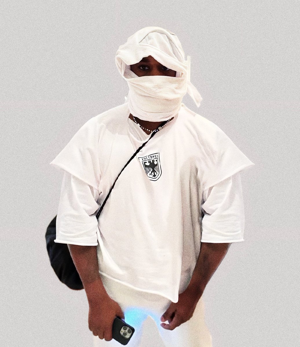 ¥$