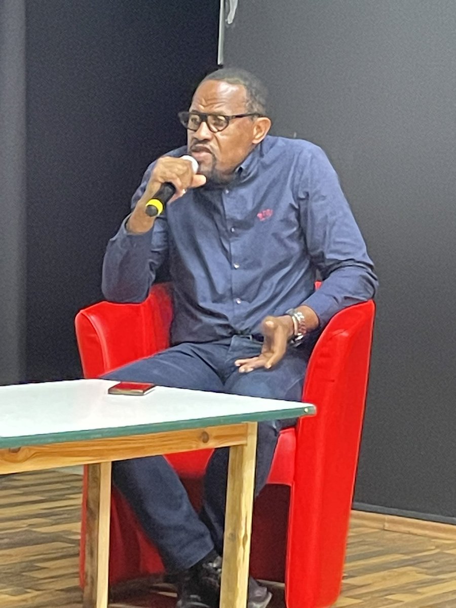 ErrolNuissier's tweet image. Échanges autour du #serment des femmes aux fantômes de 1967#de Patrice Tacita.Son  roman polyphonique permet d’aborder, à partir de la belle et douloureuse histoire d’amour de Jacqueline, veuve de Kiki, les événements tragiques de mai 1967, en leur donnant une portée universelle.