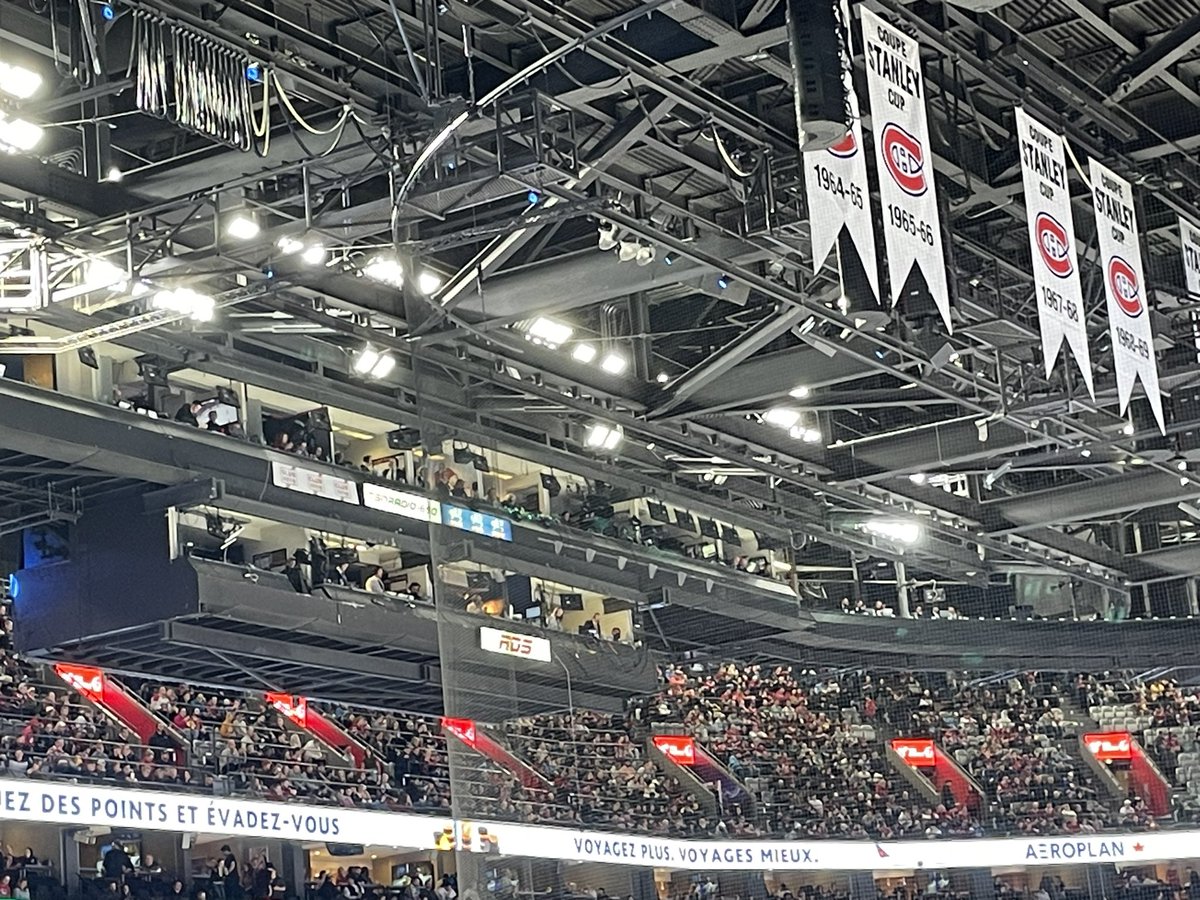 I see you @cmace30 @Skillsy75 @WilyD1025 @LyndsayRowley @PeteWeberSports !! The Best Bradcast Crew in the @NHL and @BallySportsSO
