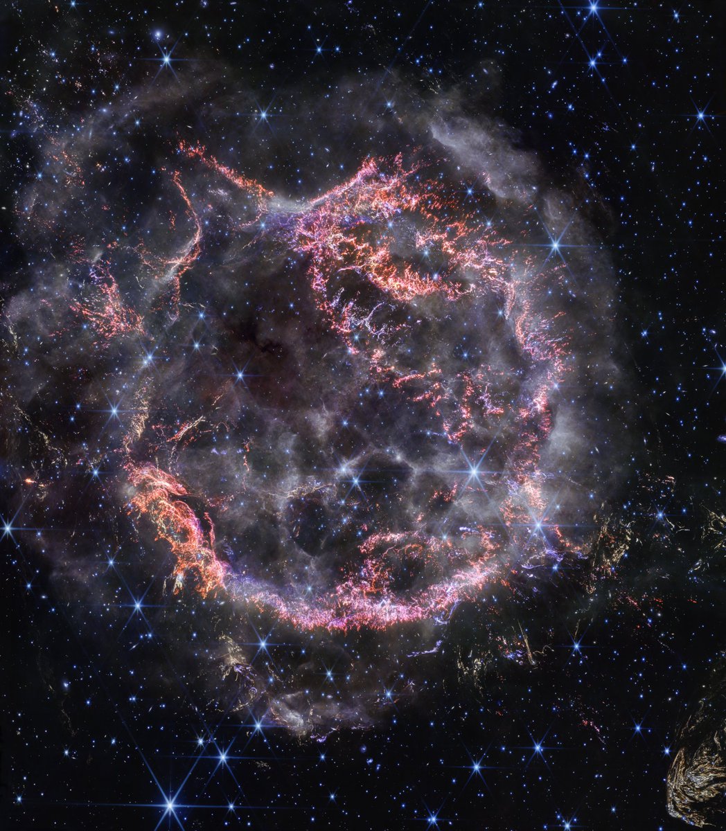 To: You, From: The Universe 🎁 This stunning new Webb image is a gift from a past star. In near-infrared light, supernova remnant Cassiopeia A (Cas A) resembles a shiny ornament. Embedded within gas from the star are the materials for new stars & planets: go.nasa.gov/3Rkqoo4